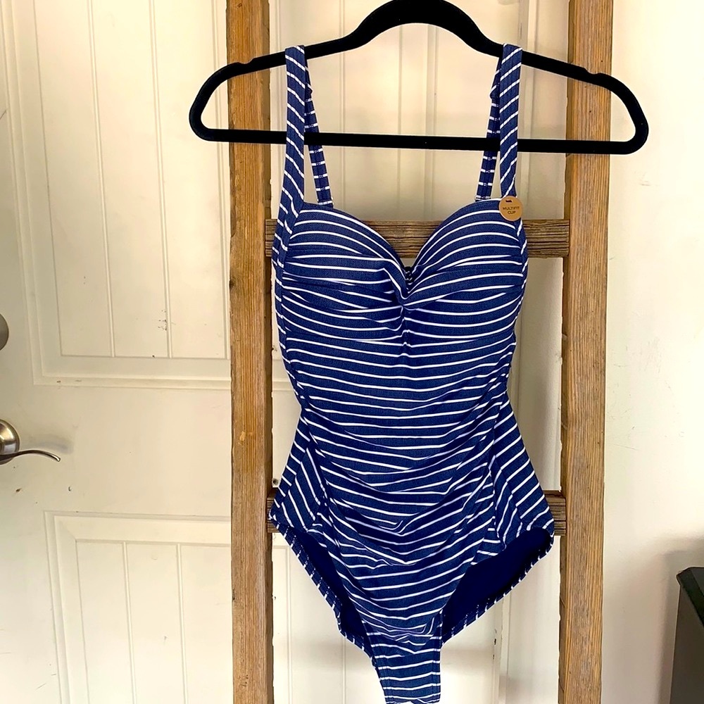 One piece swim suit